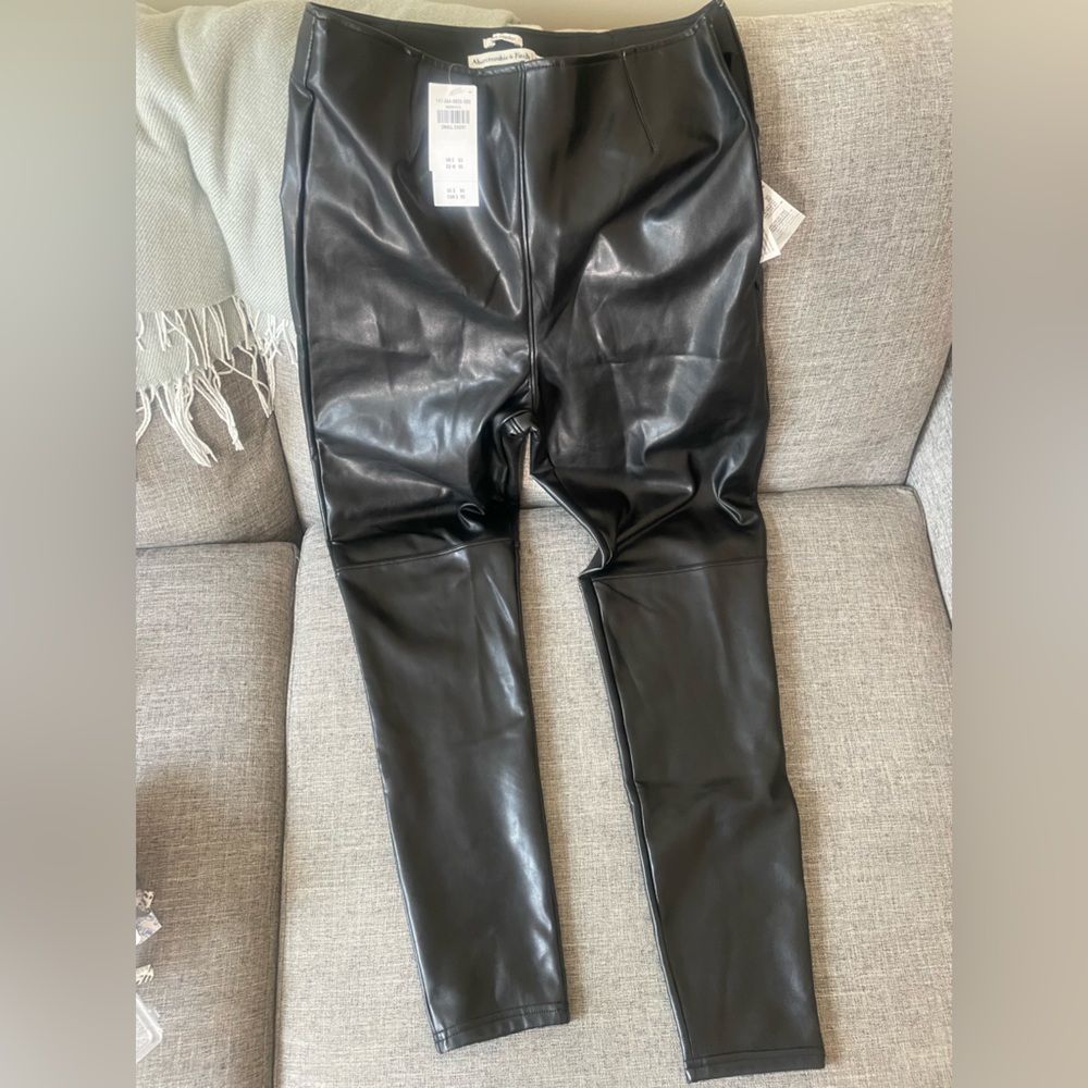 Abercrombie and Fitch black vegan leather leggings - S Short